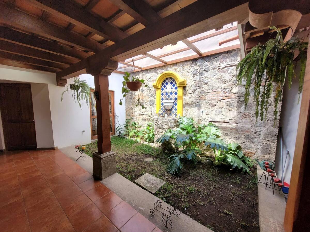 הוילה Amplia Casa Antigua Guatemala Con Pergola Y Jardin מראה חיצוני תמונה