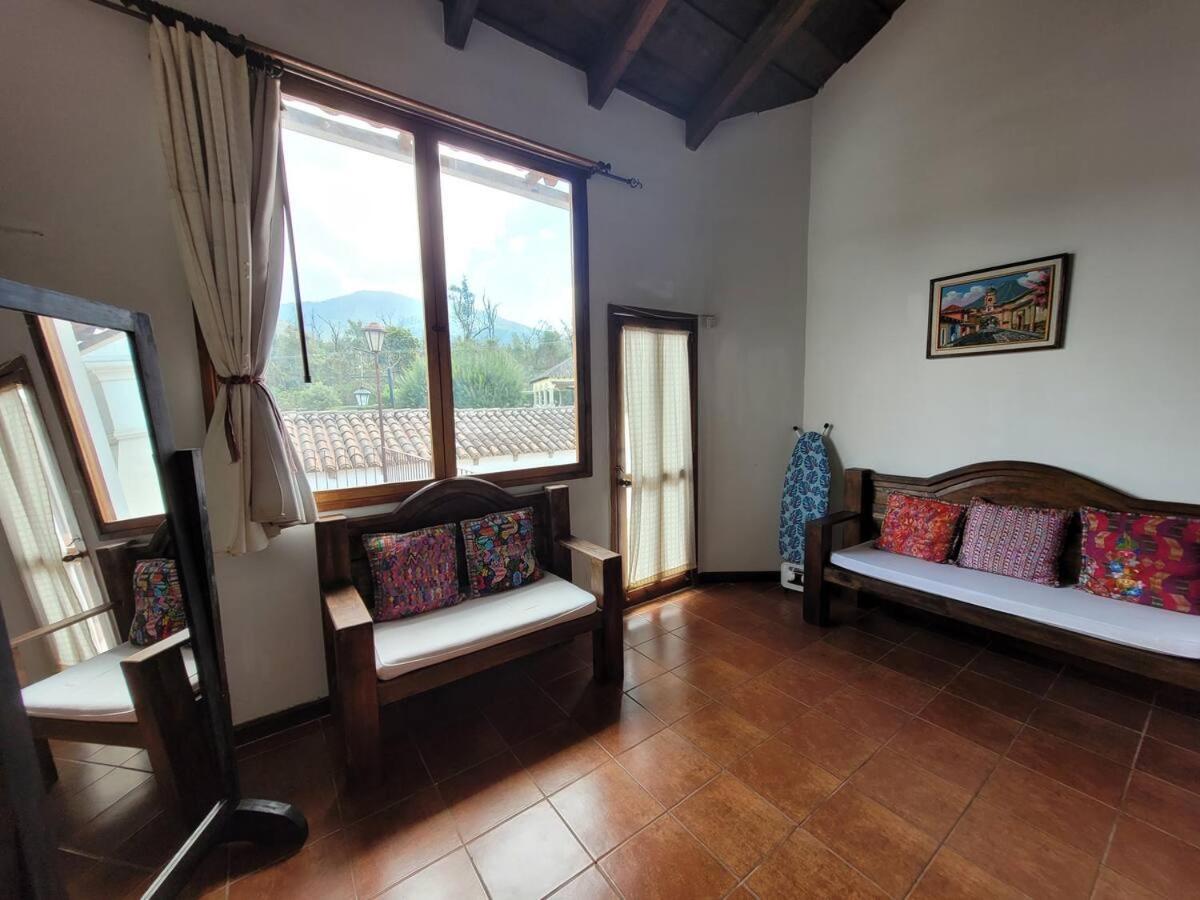 הוילה Amplia Casa Antigua Guatemala Con Pergola Y Jardin מראה חיצוני תמונה