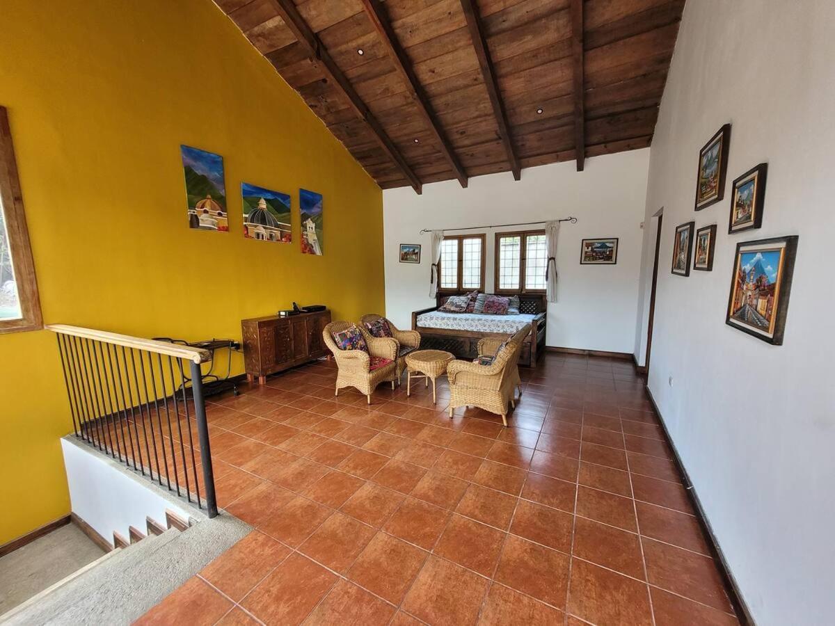 הוילה Amplia Casa Antigua Guatemala Con Pergola Y Jardin מראה חיצוני תמונה