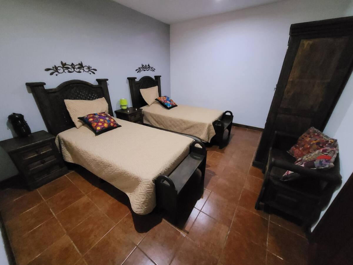 הוילה Amplia Casa Antigua Guatemala Con Pergola Y Jardin מראה חיצוני תמונה
